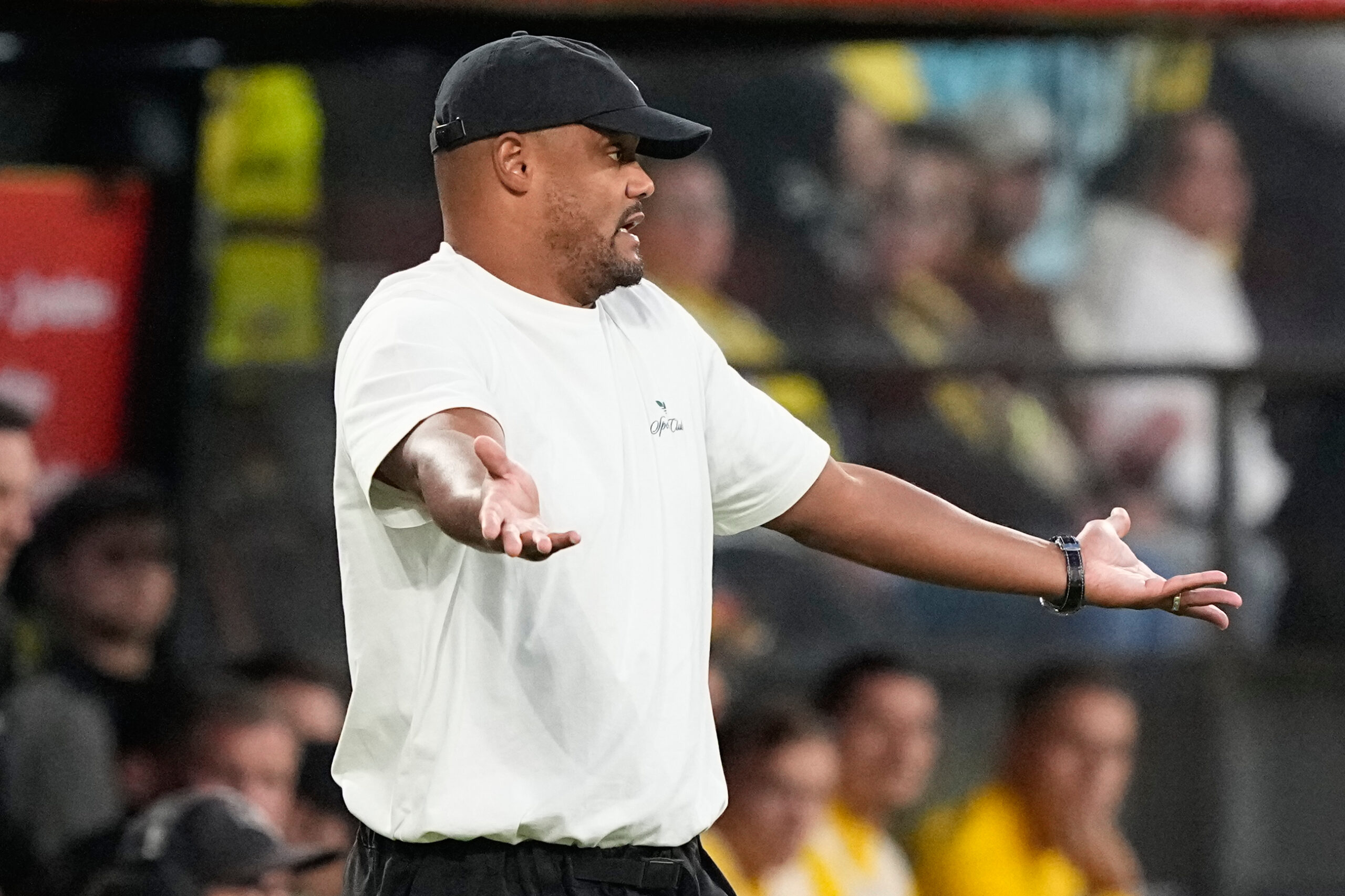 Vincent Kompany među španskim velikanima: Nominovan za najboljeg trenera godine