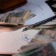 Država dodeljuje pomoć od 980,6 miliona evra, deficit i inflacija u fokusu – politički marketing od milijardu evra