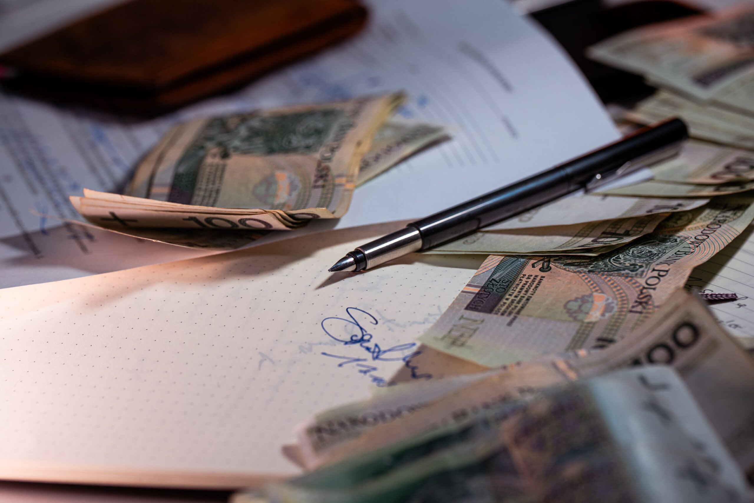Država dodeljuje pomoć od 980,6 miliona evra, deficit i inflacija u fokusu – politički marketing od milijardu evra