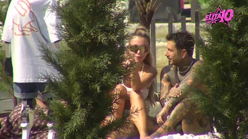 FILIP POSTAVIO GRANICU U ODNOSU SA ANELI: Aneli Ahmić obećala da više neće komunicirati sa bivšim partnerima (VIDEO) – granice u vezi