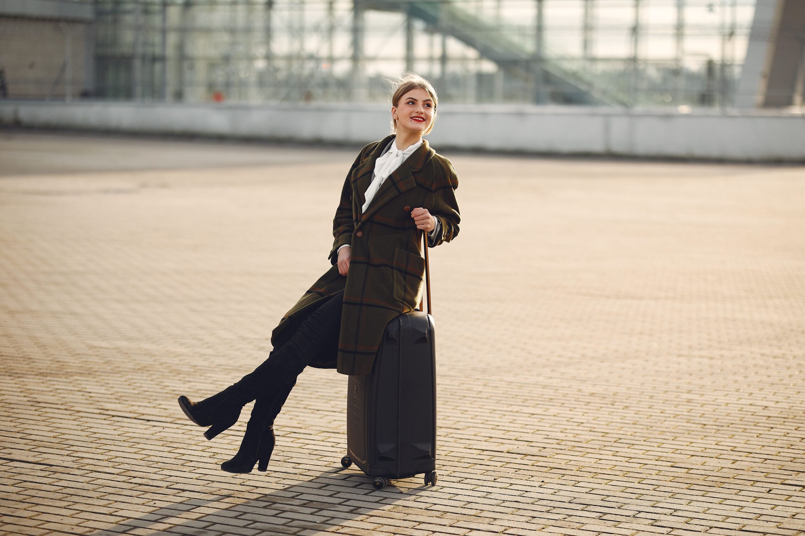 Florence Pugh pokazuje kako nositi široke pantalone na putovanju – široke pantalone Florence Pugh