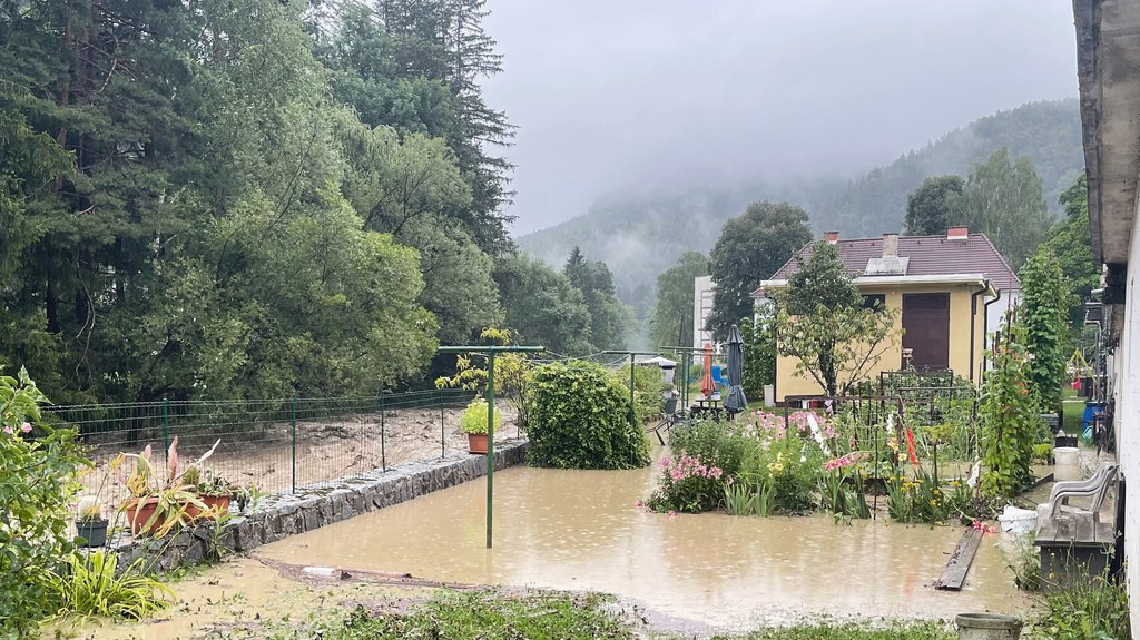 Nevreme u Sloveniji izazvalo štetu, krov odleteo sa zgrade u Ljubljani