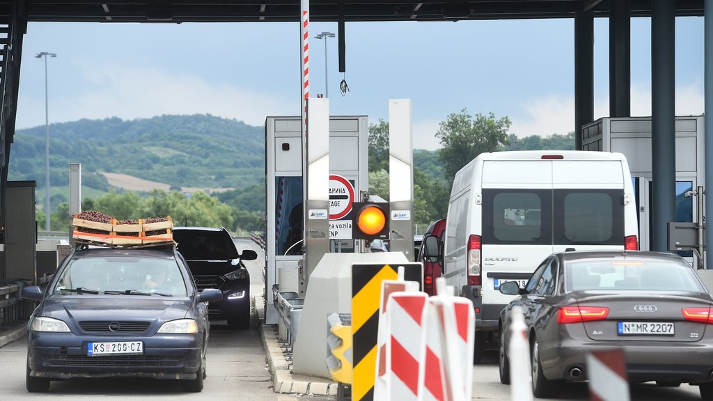 Gužve na granicama Srbije: Koliko se čeka na Preševu i Gradini ovog jutra