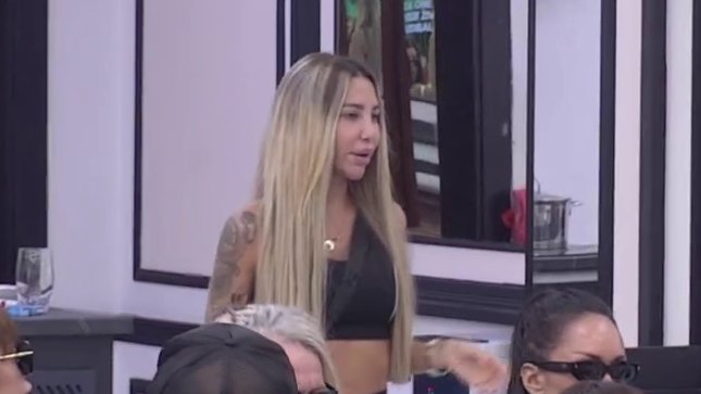 KAKO ĆE SE ASMIN DURDŽIĆ POSTAVITI U EMISIJI: Aneli izjavila da će pažljivo pratiti ponašanje prema Nori i njoj (VIDEO) – Pitanja gledalaca