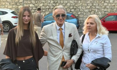 KODIĆ POSLE PORODIČNE TRAGEDIJE NA VELIKOM DOGAĐAJU: Mirko Kodić sa ćerkom podržao Dragana Kojića Kebinu na koncertu, naslednica želi muzičku karijeru (FOTO) – vest o Mirku Kodiću sa ćerkom