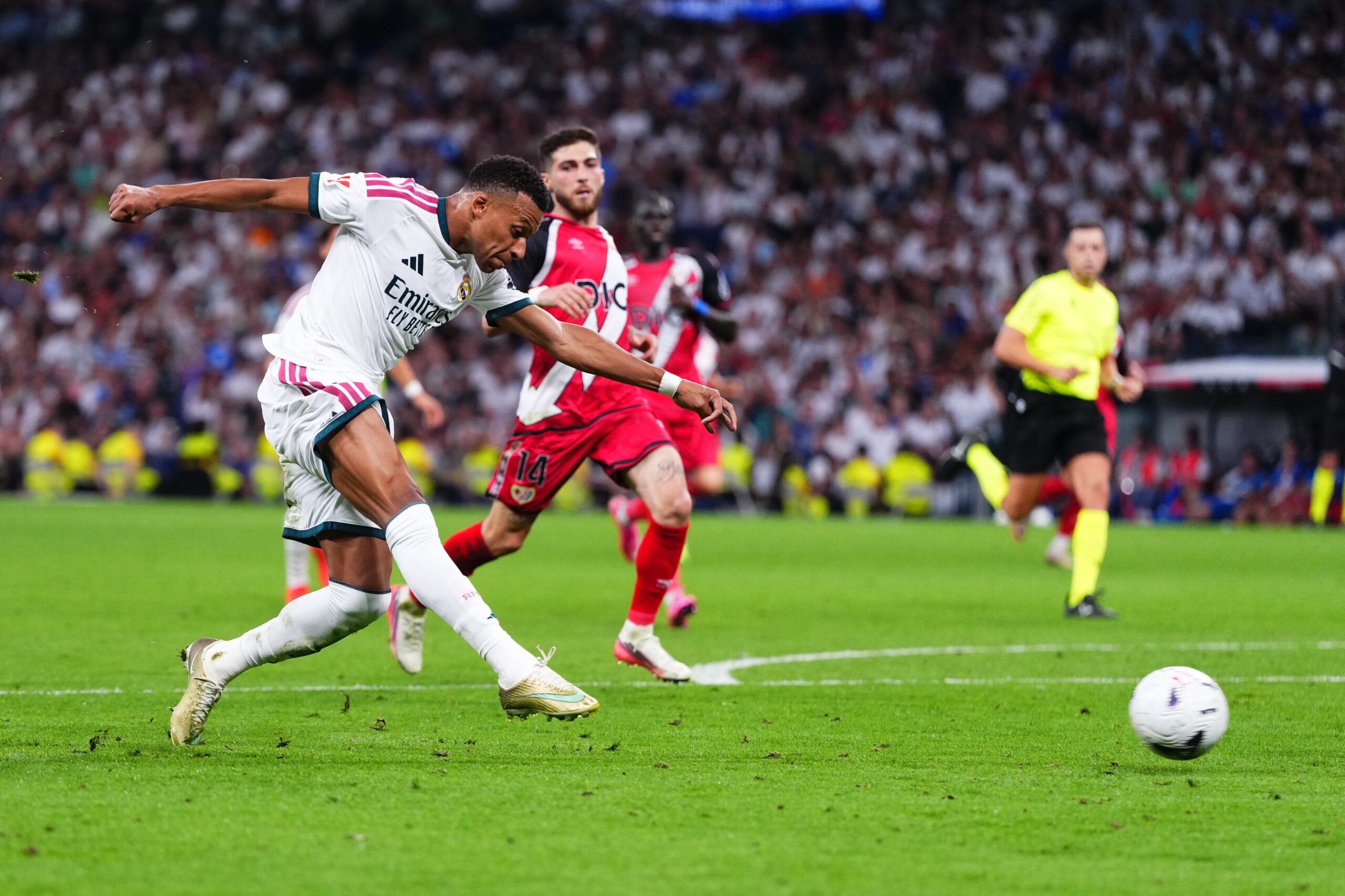 Real Madrid upisao četvrtu pobedu u Primeri: Rutinski savladan Rajo Valjekano 3:1