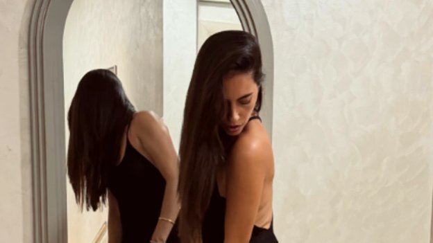 IDILA NA ODMORU KOD MARIJE EGELJE: Voditeljka podelila porodične trenutke, suprug igra tenis sa sinom (FOTO) – porodična idila na odmoru kod Marije Egelje