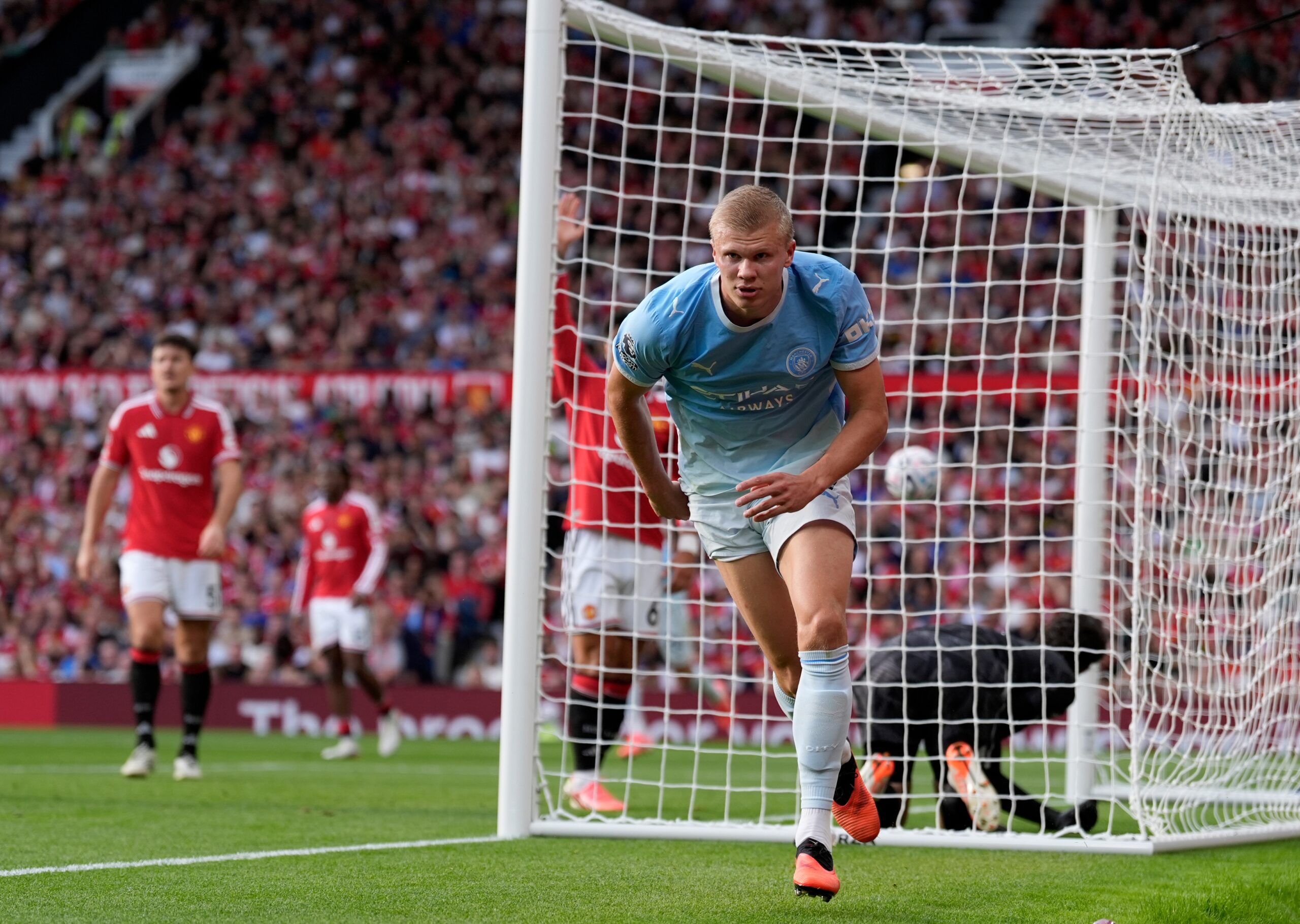 Manchester United traži pravdu: Žestoke reakcije zbog spornog gola protiv Manchester Cityja