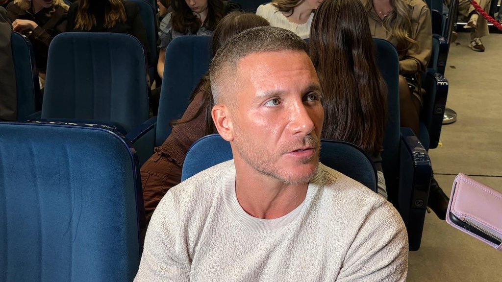 UPRKOŠ POVREDI I OPERACIJI: Saša Kovačević održao koncert u Majdanpeku tri nedelje posle zahvata – operacija noge Saše Kovačevića