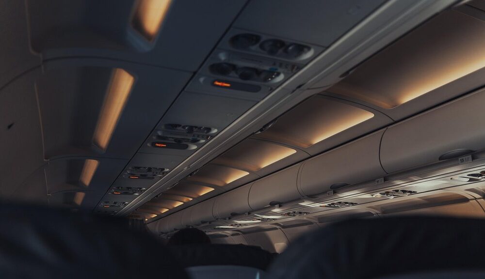 Avion se raspadao tokom leta iz Mašhada: Drama u kabini, putnici u strahu