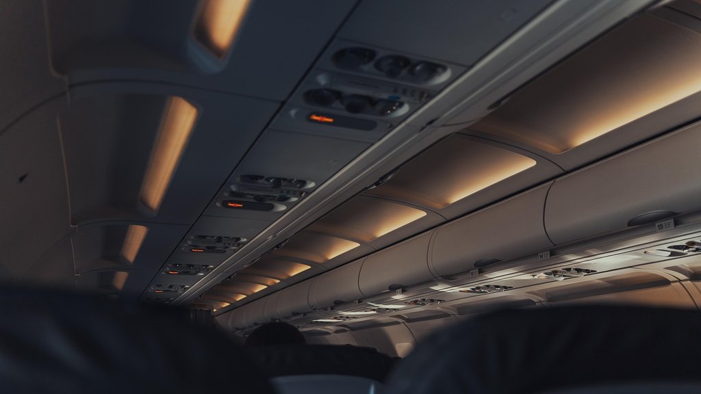 Avion se raspadao tokom leta iz Mašhada: Drama u kabini, putnici u strahu