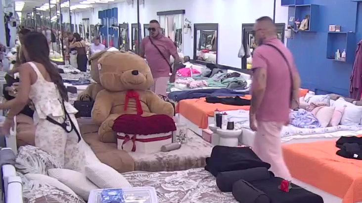 CAR NE MOŽE DA SAKRIJE UTISKE: Filip Car prokomentarisao krevet Anđele Đuričić zbog Sukijevih 151 ruža (VIDEO) – Elita 10