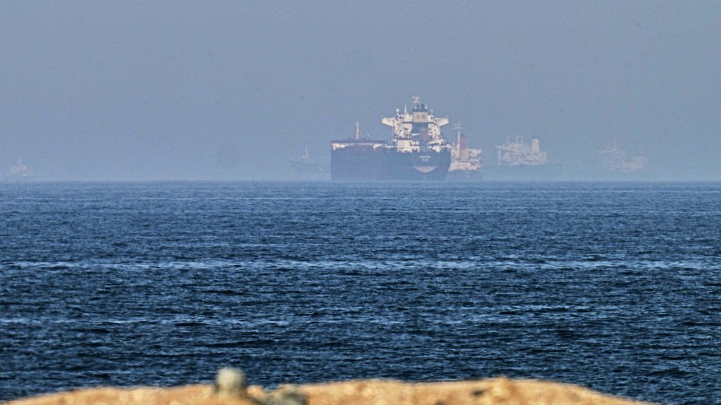 Ormunski moreuz pod pritiskom: Saobraćaj brodova opao posle novih napada – Ormunski moreuz saobraćaj