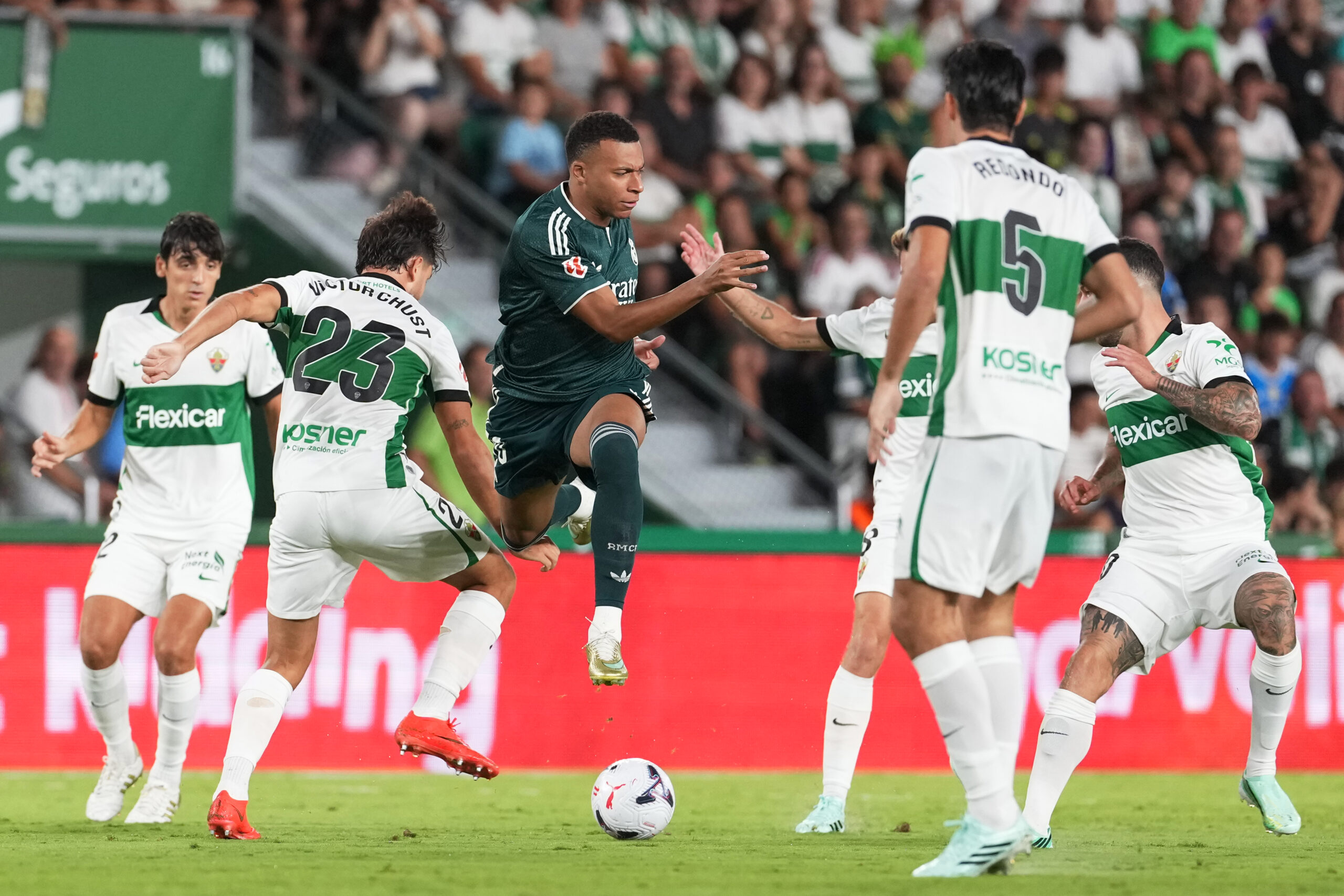 Real Madrid i Elče u znaku podrške Ceuti: Ali zvezde tima nisu nosile majice na terenu – Kilian Mbape Real Madrid Ceuta