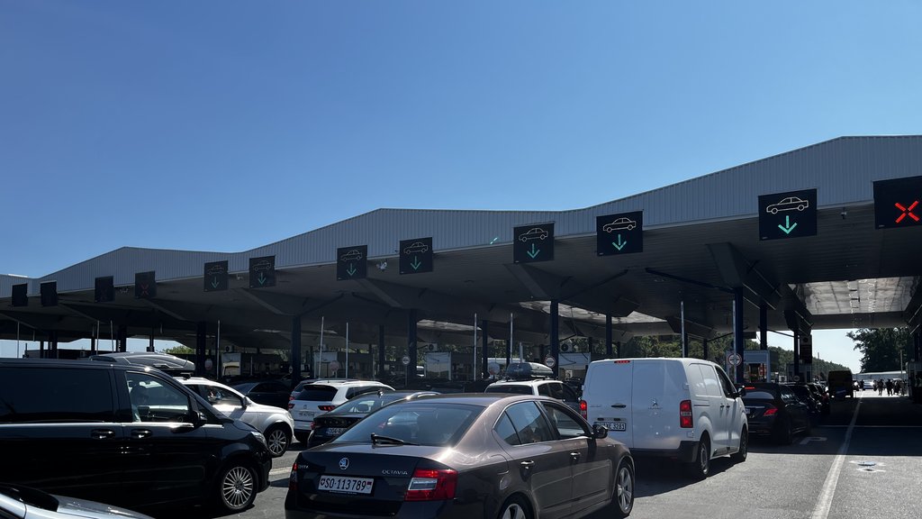 Gužve na Batrovcima: Teretna vozila čekaju šest sati na izlaz, AMSS izdao upozorenje – zadržavanja na graničnim prelazima