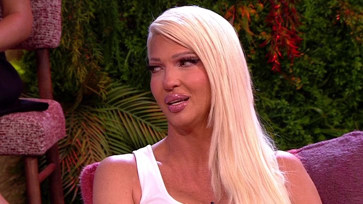 KO BI OČEKIVAO OVAKVU ŽELJU OD KARLEUŠE: Pevačica otkrila koga želi da upozna na Šabačkom vašaru (FOTO) – Šabački vašar