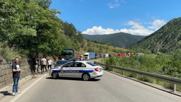Saobraćajna nezgoda kod Gornjeg Milanovca: Prevrnuta prikolica usporila put