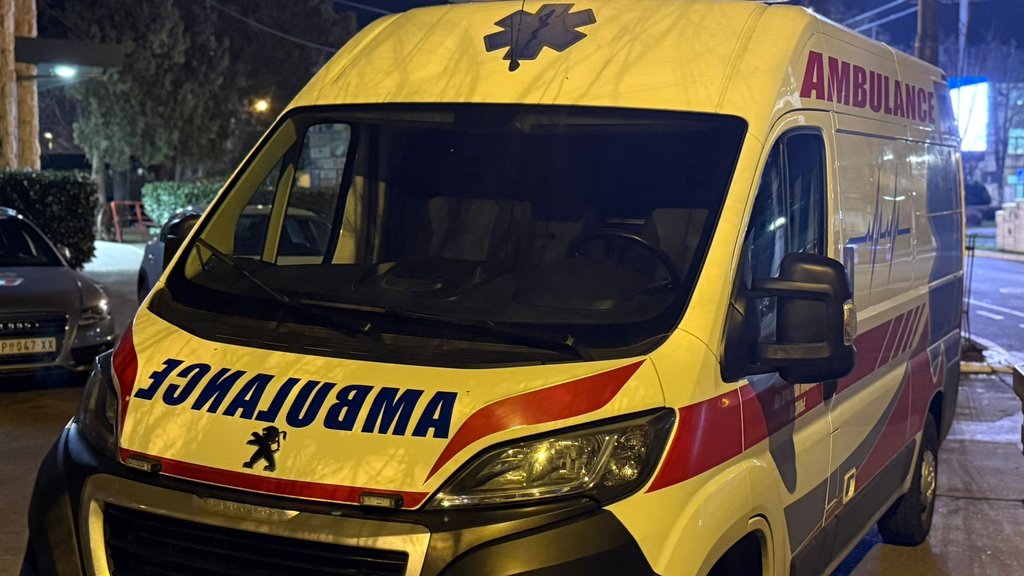 Sudar kod Begeča: Trudnica povređena nakon preticanja preko pune linije – nesreća kod Begeča