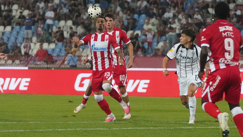 Crvena zvezda pobedila Železničar 2:1 u Pančevu: Loizu odlučio u finišu
