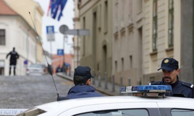Incident u Makarskoj: Muškarac u Zvezdinoj majici bačen u more posle rasprave – napad u Makarskoj