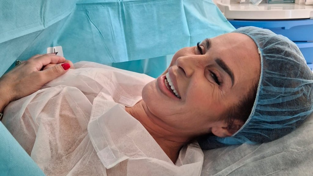 MALO KO JE ZNAO ŠTA PROLAZI MILENA KAČAVENDA: Bivša rijaliti učesnica operisala tumor na nozi, otkrila kroz šta je prošla (FOTO) – Milena Kačavenda operisala tumor