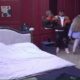 NEOČEKIVANI SUSRET U HOTELU: Car i Aneli sami u kupatilu, razmenili kratke poruke (VIDEO)