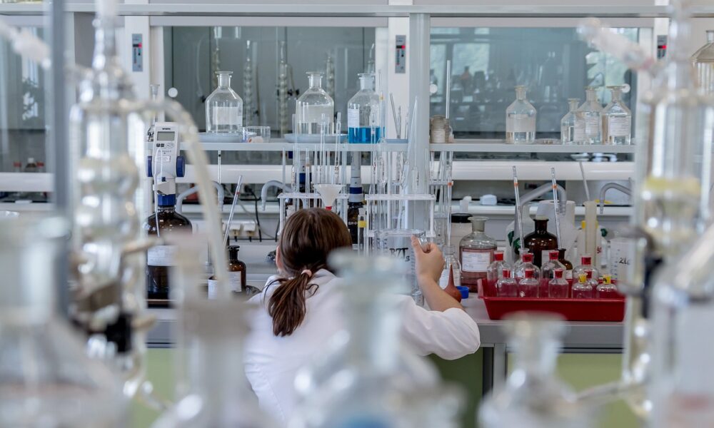 Anthropic otvara bio istraživačku laboratoriju za fizičke eksperimente u oblasti robotike – bio istraživačka laboratorija
