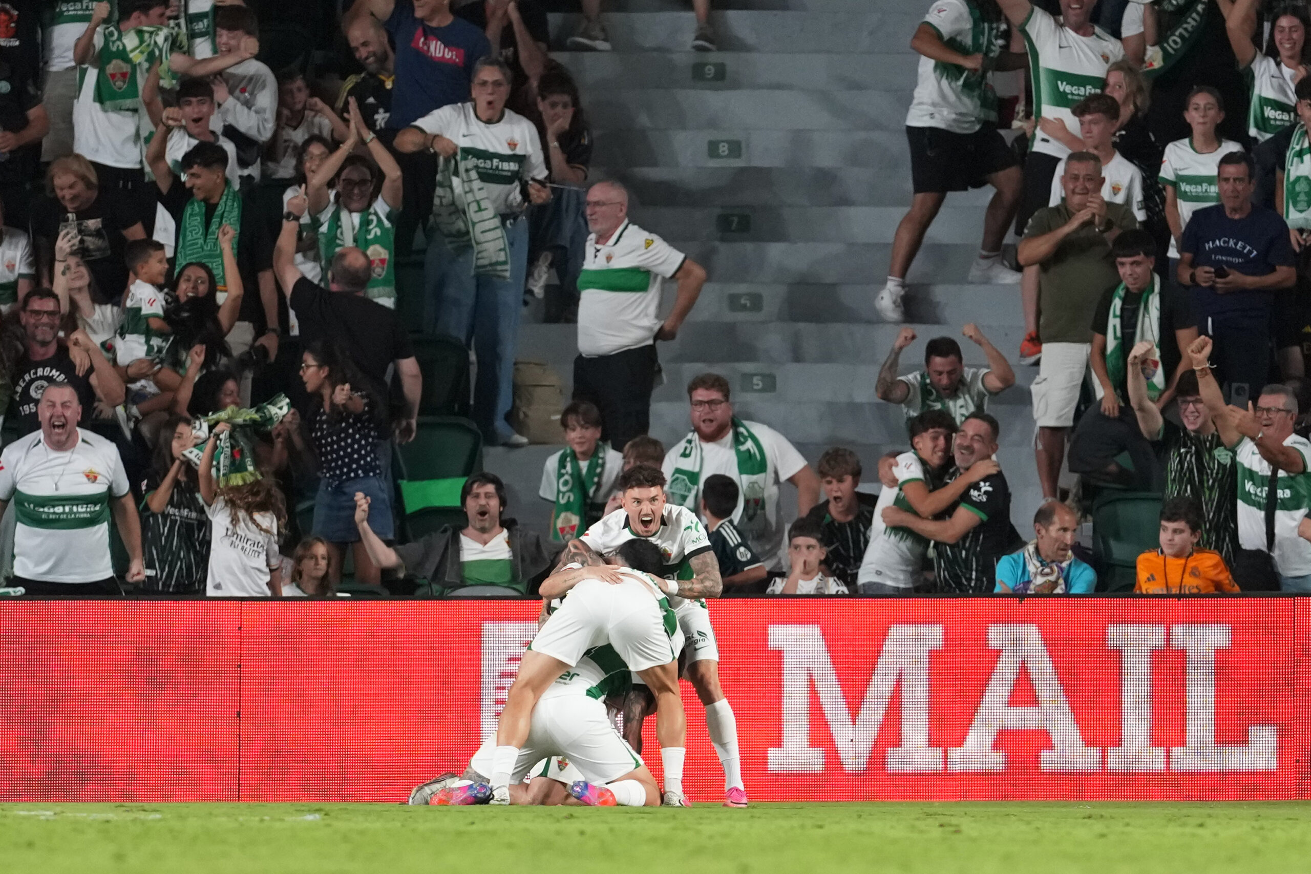 Elche pobedio Espanyol 3:1 u Barseloni: Trijumf uprkos crvenom kartonu – Fer Niño Elche Espanyol