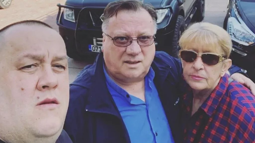EMOCIJE SU PREPLAVILE PRATIOCE NA DRUŠTVENIM MREŽAMA: Sin Halida Bešlića podelio do sada neviđene porodične fotografije (FOTO)