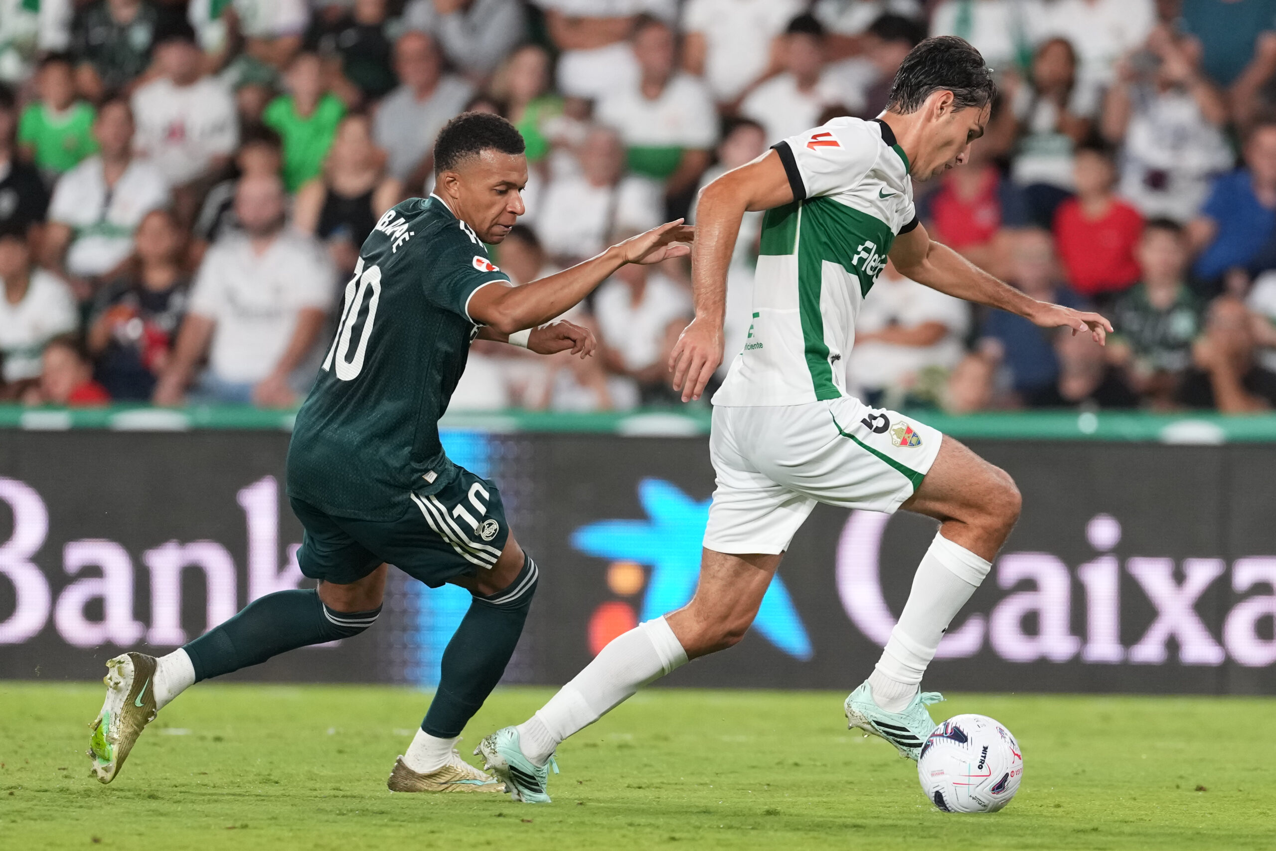 Federico Redondo dobio crveni karton već u 6. minutu: Elche ostao sa igračem manje zbog rane greške – Federico Redondo Elche Espanyol