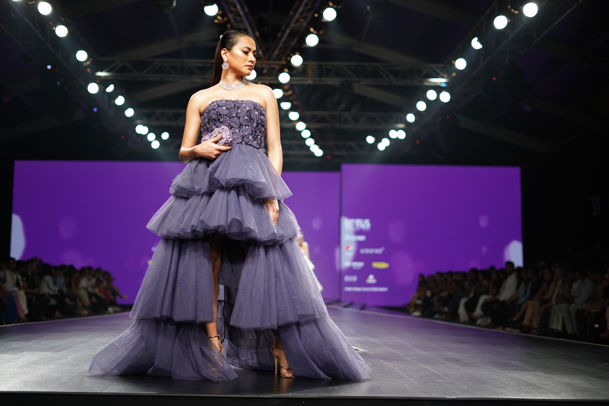 Kai Šrajber oduševljava modne piste i privlači pažnju modne industrije – Kai Šrajber moda