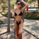 KAKAV PREOBRAŽAJ U PETOJ DECENIJI: Mia Borisavljević pokazala izvajano telo u bikiniju, komentari ne prestaju (FOTO) – Mia Borisavljević u bikiniju