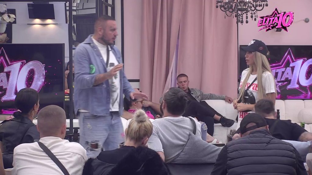 SEVAJU VARNICE TOKOM EMISIJE: Aneli Ahmić i Filip Car u središtu pažnje zbog snimka iz kupatila (VIDEO)
