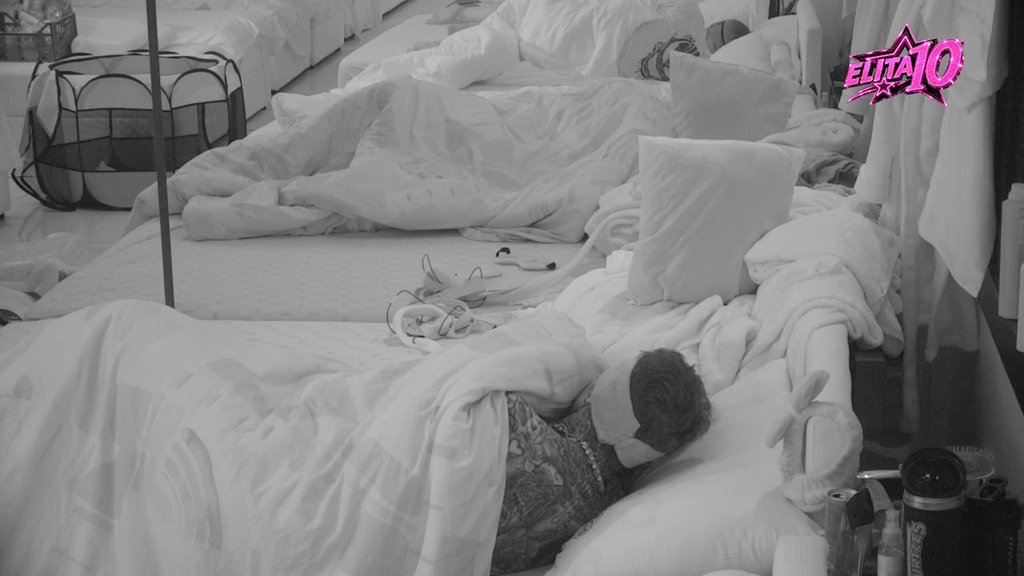 IZNENAĐUJUĆI OBRAT U ODNOSU ANELI I ĐUKIĆA: Jutarnji poljupci nakon burnih svađa privukli pažnju (VIDEO) – pomirenje Aneli i Đukića