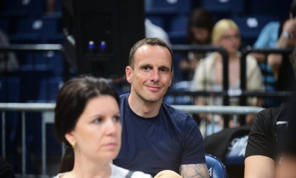 Marko Jovanović završio u moru i pritvoru zbog majice Zvezde: Šta je policija otkrila
