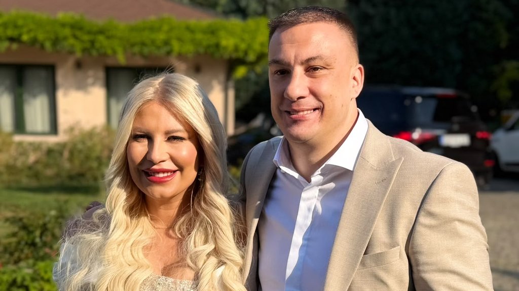 NASMEJANA LICA I LUKSUZNA ATMOSFERA: Dea Đurđević i Lazar stigli na svadbeno slavlje, kolege prve među gostima (FOTO) – svadbeno veselje Dea Đurđević