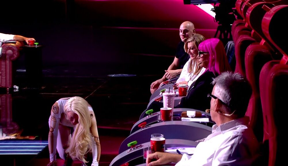 SUKOB U EMISIJI ZAINTRIGIRAO PUBLIKU: Jelena Karleuša i Zorica Brunclik razmenile oštre reči tokom komentarisanja (VIDEO)