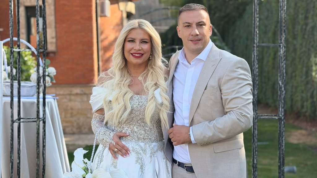 VELIKI POVRATAK NADEŽDE BILJIĆ NA SCENU: Pevačica večeras nastupa na svadbi Dee Đorđević (FOTO) – Nadežda Biljić nastupa