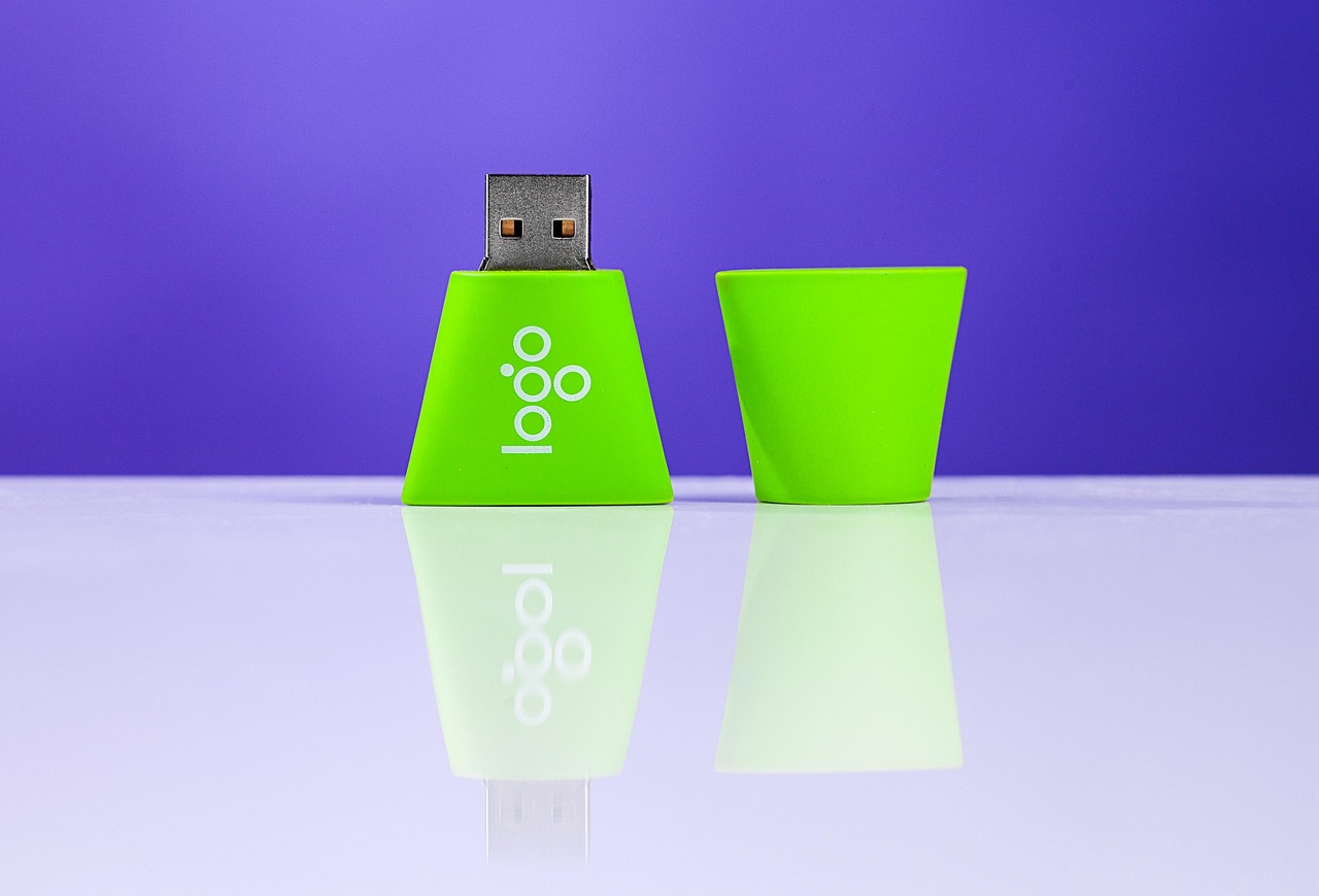 Zašto mnogi monitori imaju dva USB porta i kako ih najbolje iskoristiti