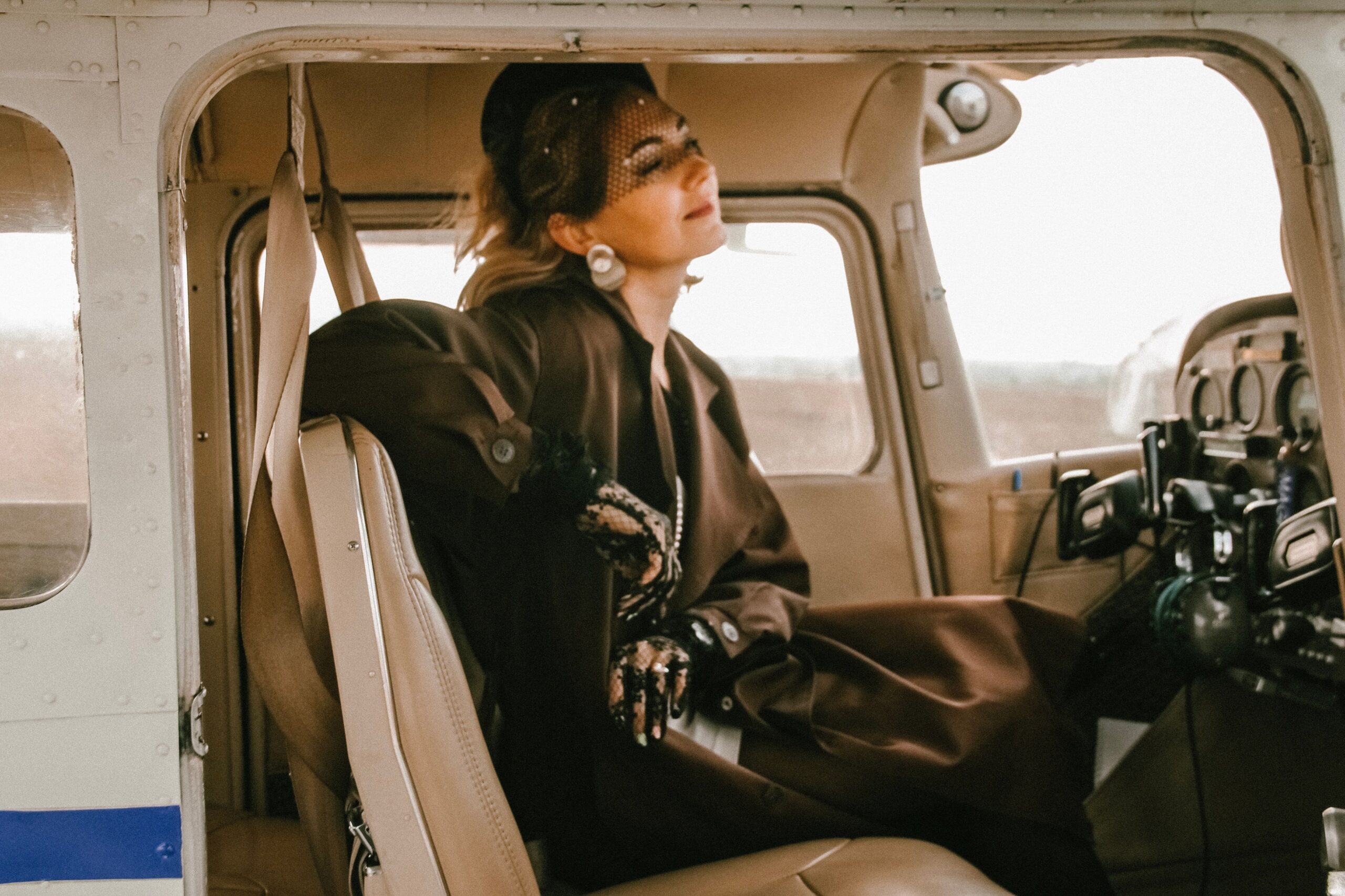 Alexa Chung pokazuje novi aerodromski stil bez farmerki i patika – Alexa Chung aerodromski stil