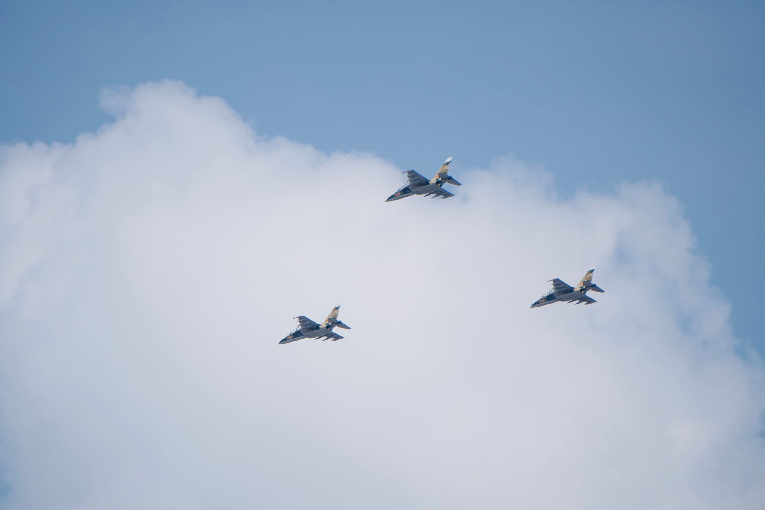 Američki borbeni avion F-16 srušio se u Nemačkoj, pilot povređen – srušio se F-16