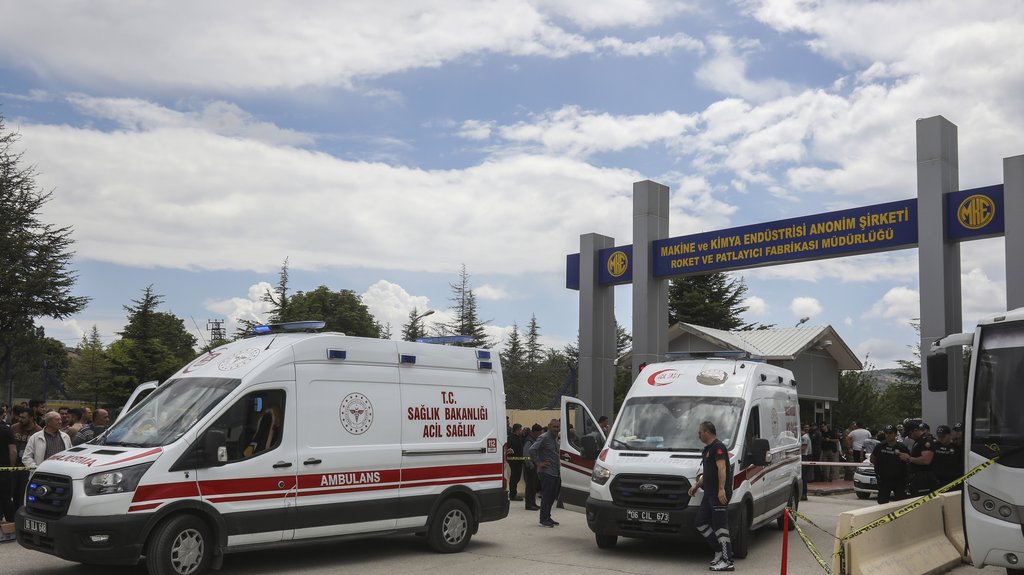 Napad ispred škole u Turskoj: Broj povređenih raste, privedeni članovi porodice napadača – napad u Turgutlu
