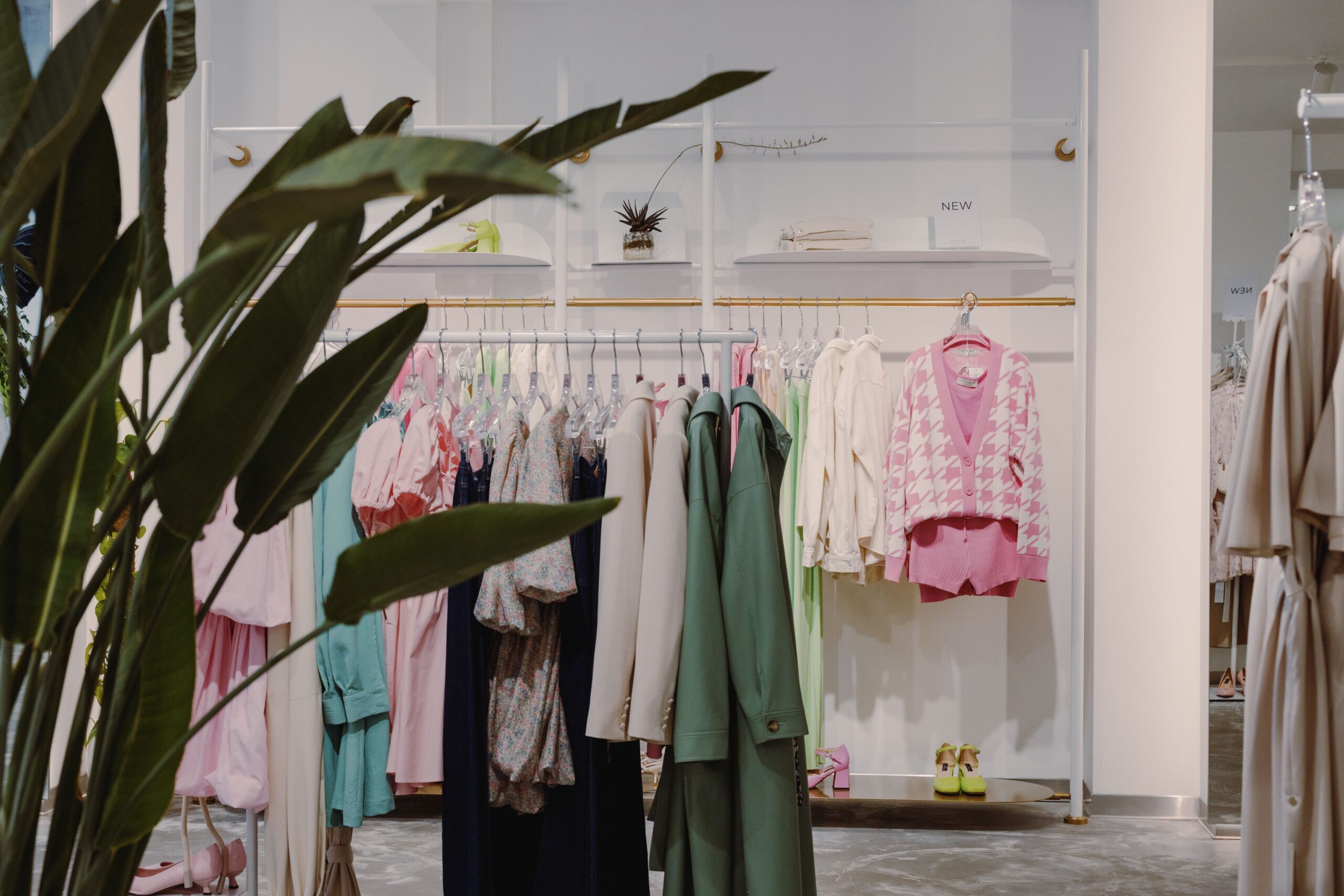 Nova kolekcija poznate kompanije namenjena visokim devojkama donosi pet modernih komada – ASOS kolekcija moda