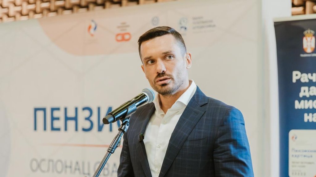 Ognjenović sa penzionerima Jablaničkog okruga: Veće penzije i prilagođene mere tema susreta – penzioneri Jablaničkog okruga