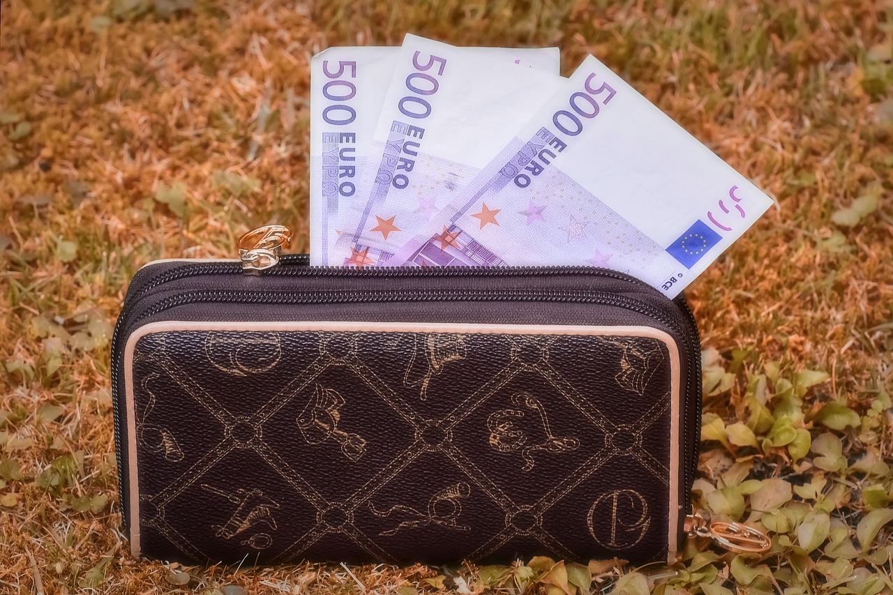 Prosečna plata u Hrvatskoj dostigla 1.540 evra u julu, avio-prevoz najplaćeniji sektor