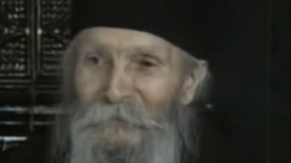 Saveti oca Tadeja: Kako molitva srca donosi mir u vreme tuge i anksioznosti