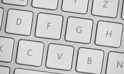 Žičane ili bežične tastature: Razlike u performansama i izbor za korisnike