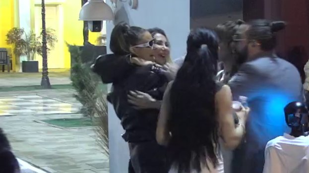 ANINA POSETA IZAZVALA ODUŠEVLJENJE U ELITI: Ana Nikolić ušla u rijaliti i obradovala takmičare, reakcije nisu izostale (VIDEO) – Ana Nikolić u Eliti 10
