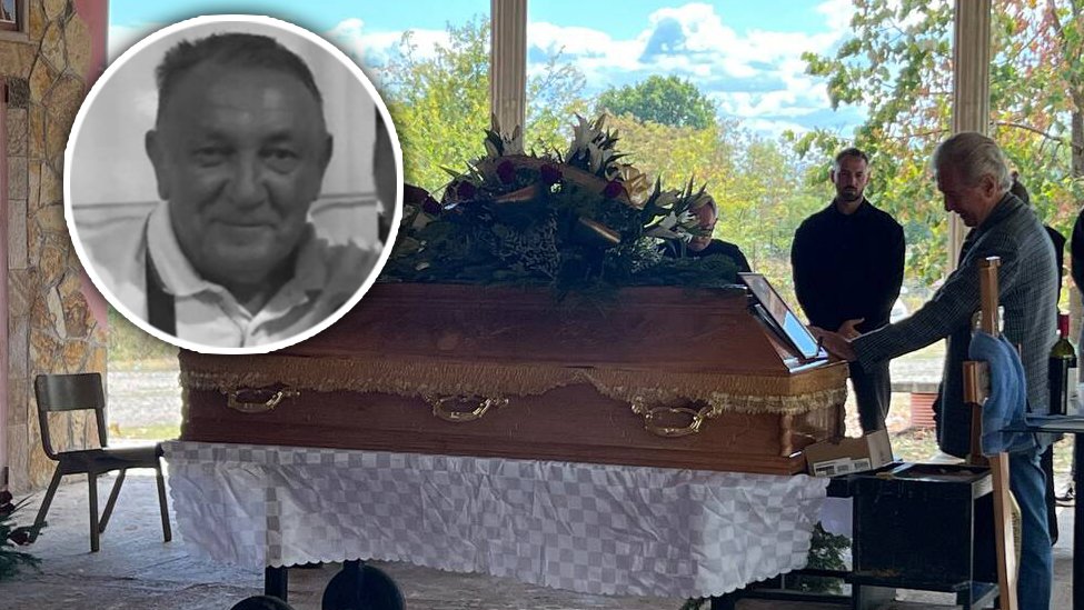 BOLAN TRENUTAK U MRČAJEVCIMA: Žena čekala muža sa kafom, pronašla papuče pored šahte (FOTO) – tragičan događaj u Mrčajevcima