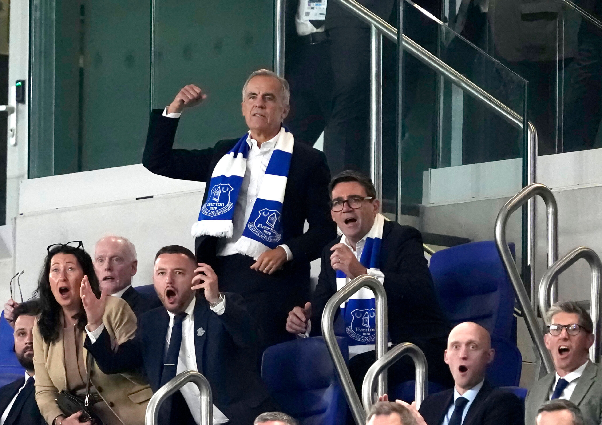 Britanski premijer Andy Burnham: Vreme je za ukidanje zabrane alkohola na fudbalskim stadionima? – zabrana alkohola na stadionima